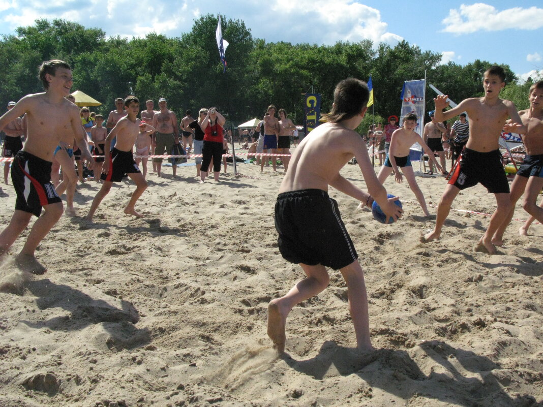 Пляжный спорт: руки на мяче, ноги на песке, а душа - в небе! - Alex Aro Aro Алексей Арошенко