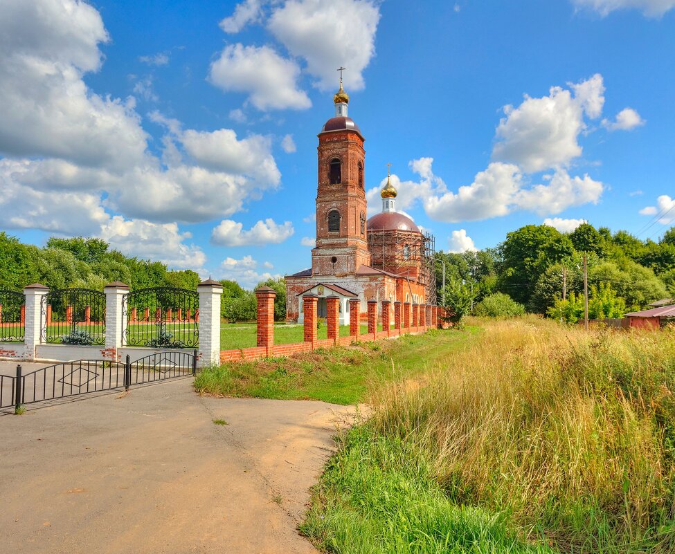 Восстанавливающаяся церковь Николая Чудотворца в Кругах - Константин 