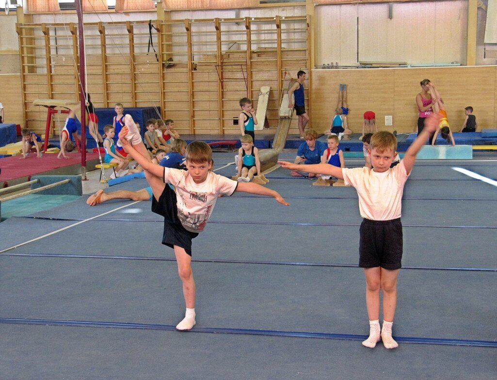 Молодые гимнасты - Вера Щукина