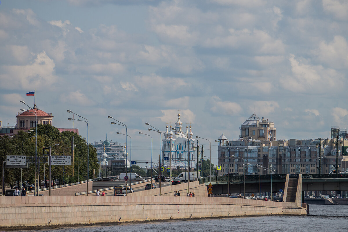 Прогулка по городу - Ирина Соловьёва