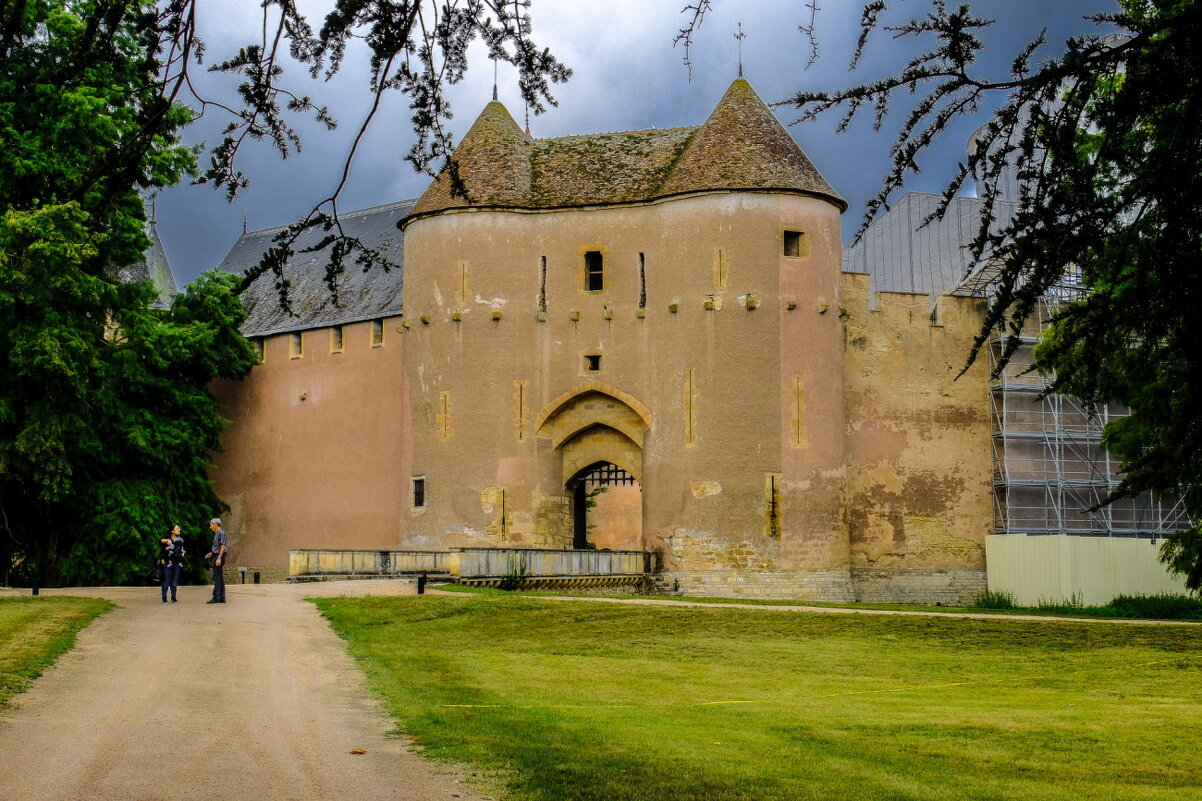 Замок Эне-ле-Вьель XIII век - Георгий А