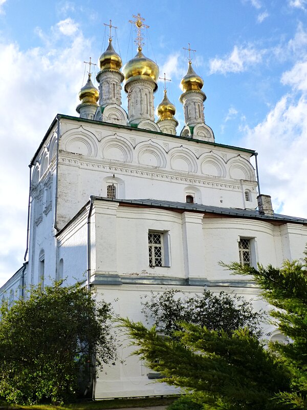 Храм в честь Успения Пресвятой Богородицы в Макарьево - Лидия Бусурина