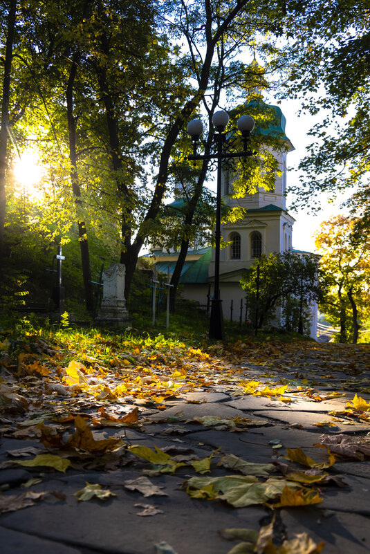 Осенним утром у Ильинской церкви в Чернигове - Александр Крупский