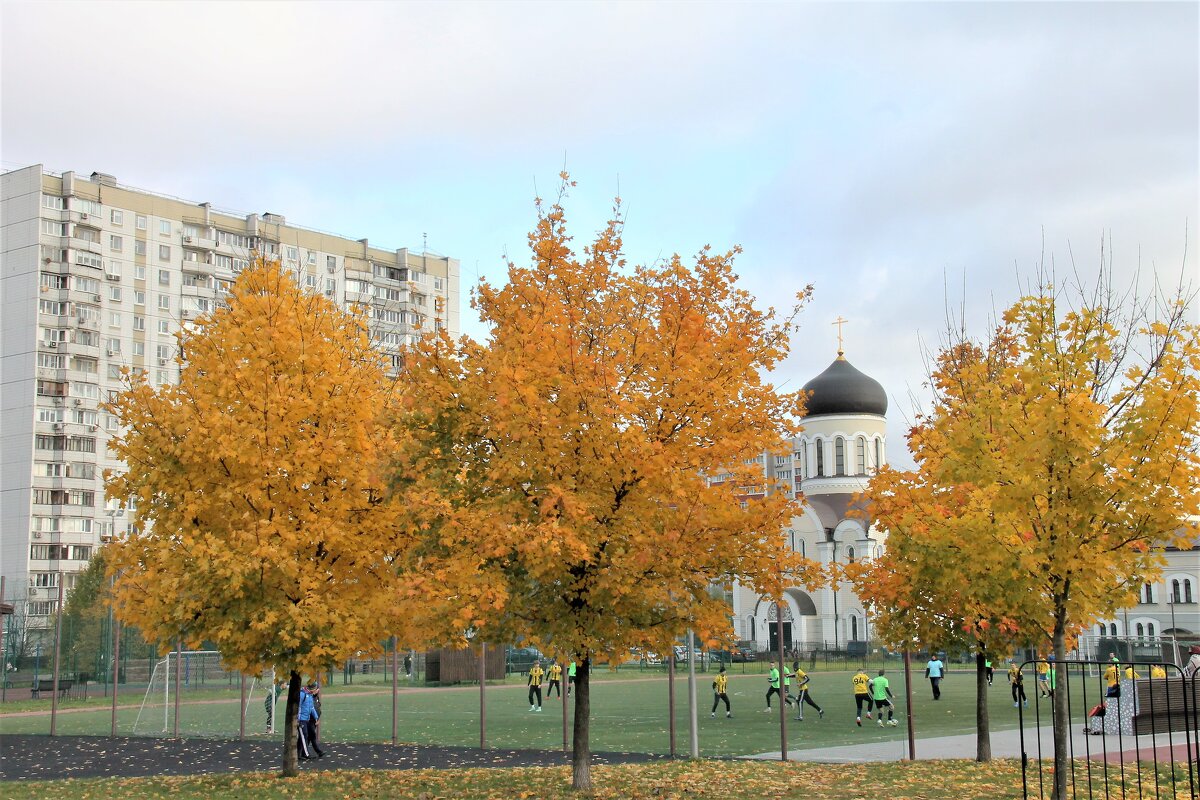 ОСЕНЬ В ГОРОДЕ - Валентина 