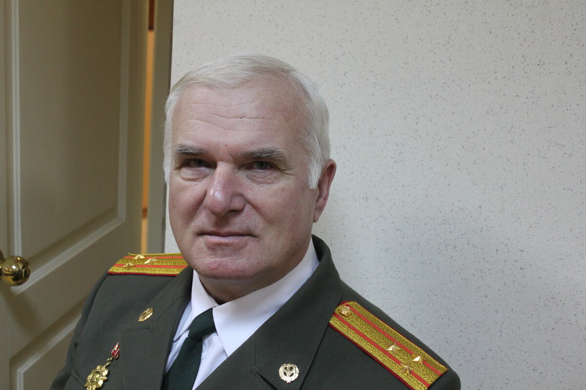 Полковник МЧС - Валерий 