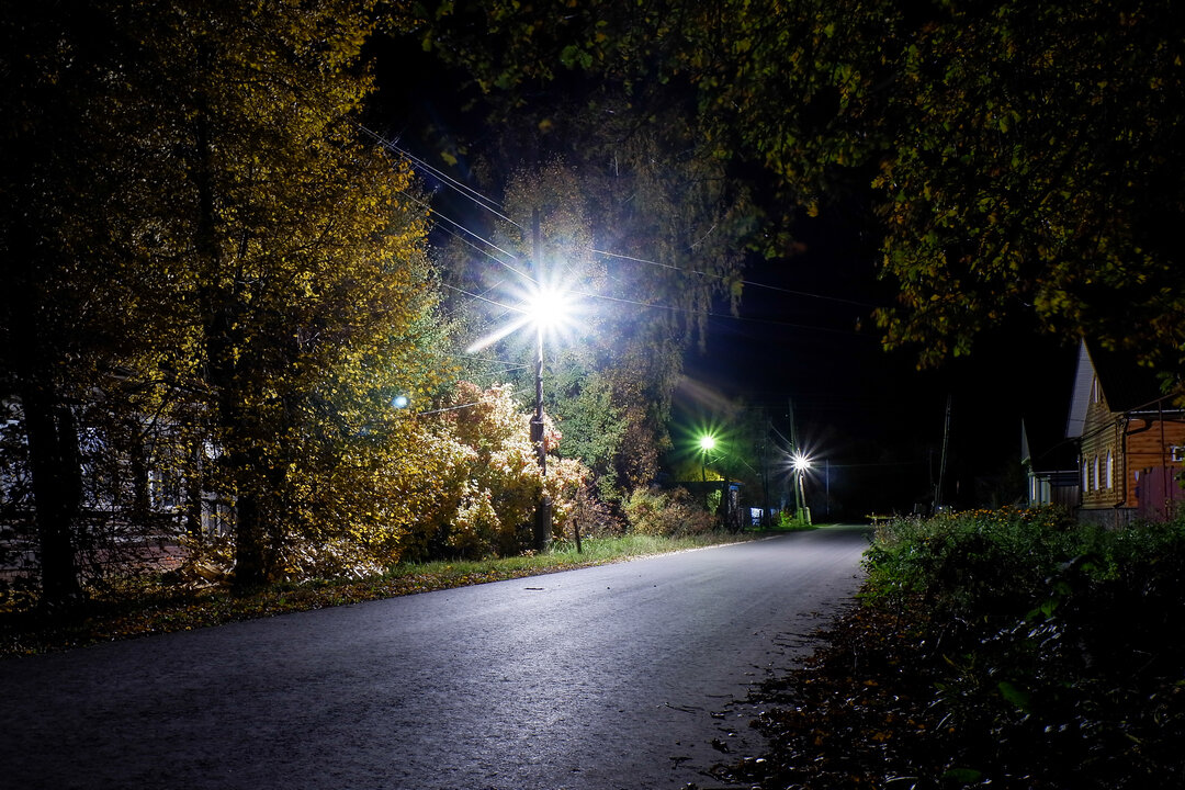 Ночь, улица, фонарь... Осень. - Александр 