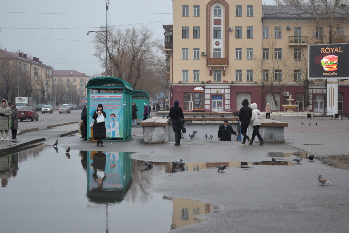 В городской суете... - Андрей Хлопонин