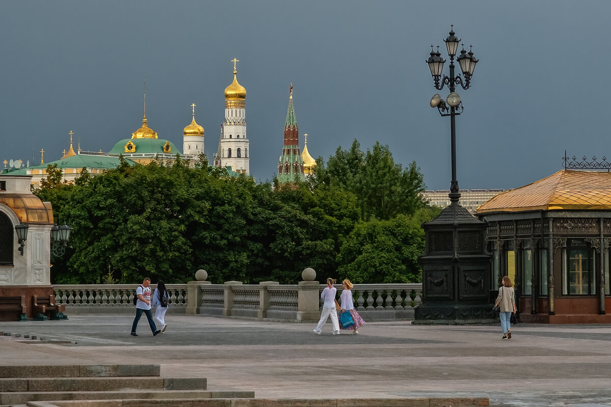 Москва. Пасмурный день 2 - Сергей Шатохин 