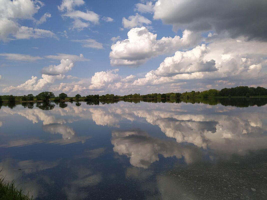 Облака над озером - Татьяна Тюменка