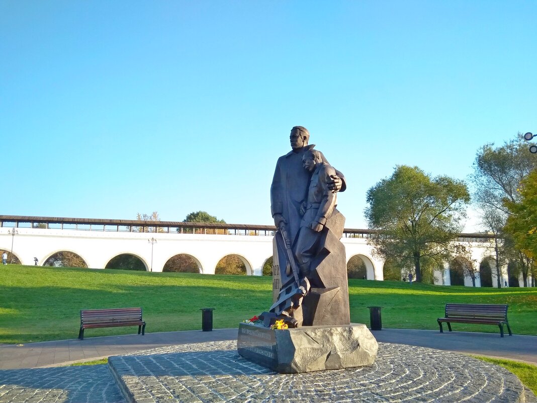 Памятник народному ополчению "Плечом к плечу". Ростокино. Москва. - Елен@Ёлочка К.Е.Т.