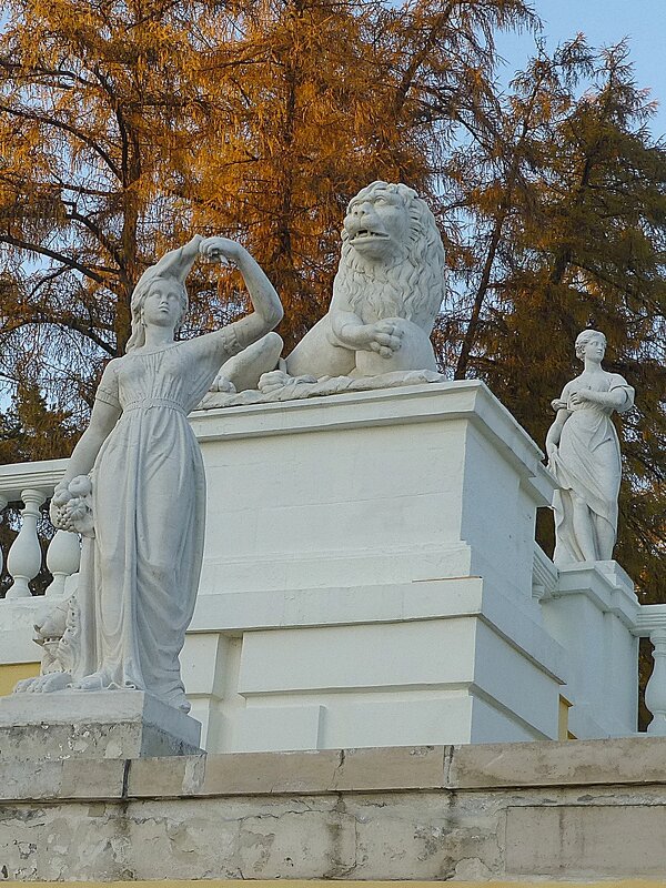 Парковые скульптуры - Лидия Бусурина