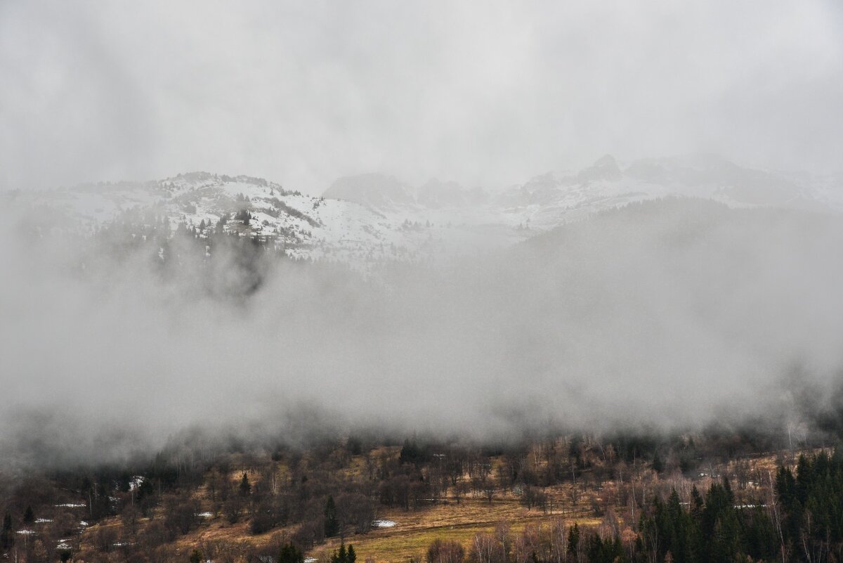 Альпийские горы в тумане (2) - Георгий А