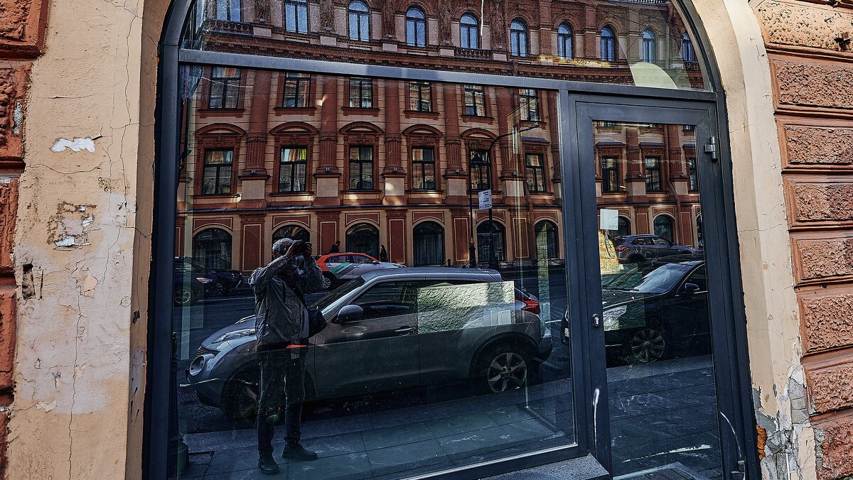 Отражение в витрине - Геннадий Колосов