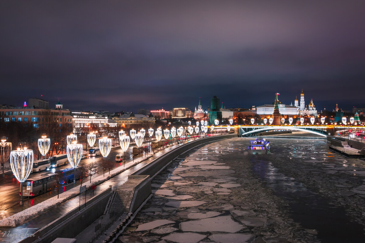 Москва новогодняя - Nyusha .