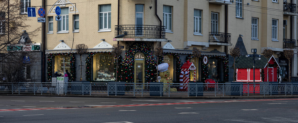Праздничный фасад - Олег 