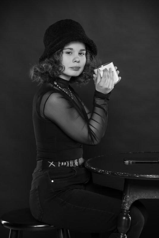 девушка в шляпе - Наталья Егорова