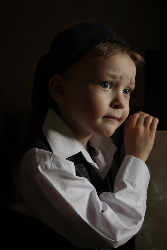 Портрет мальчика со светом от окна - Наталья Преснякова