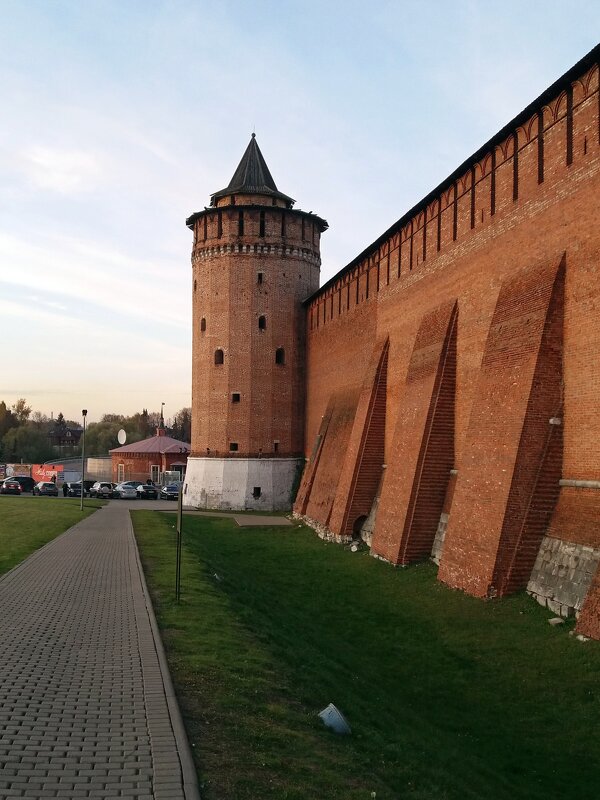 Стены и башни Коломенского кремля.Коломенская башня ( Маринкина ) - Galina Solovova