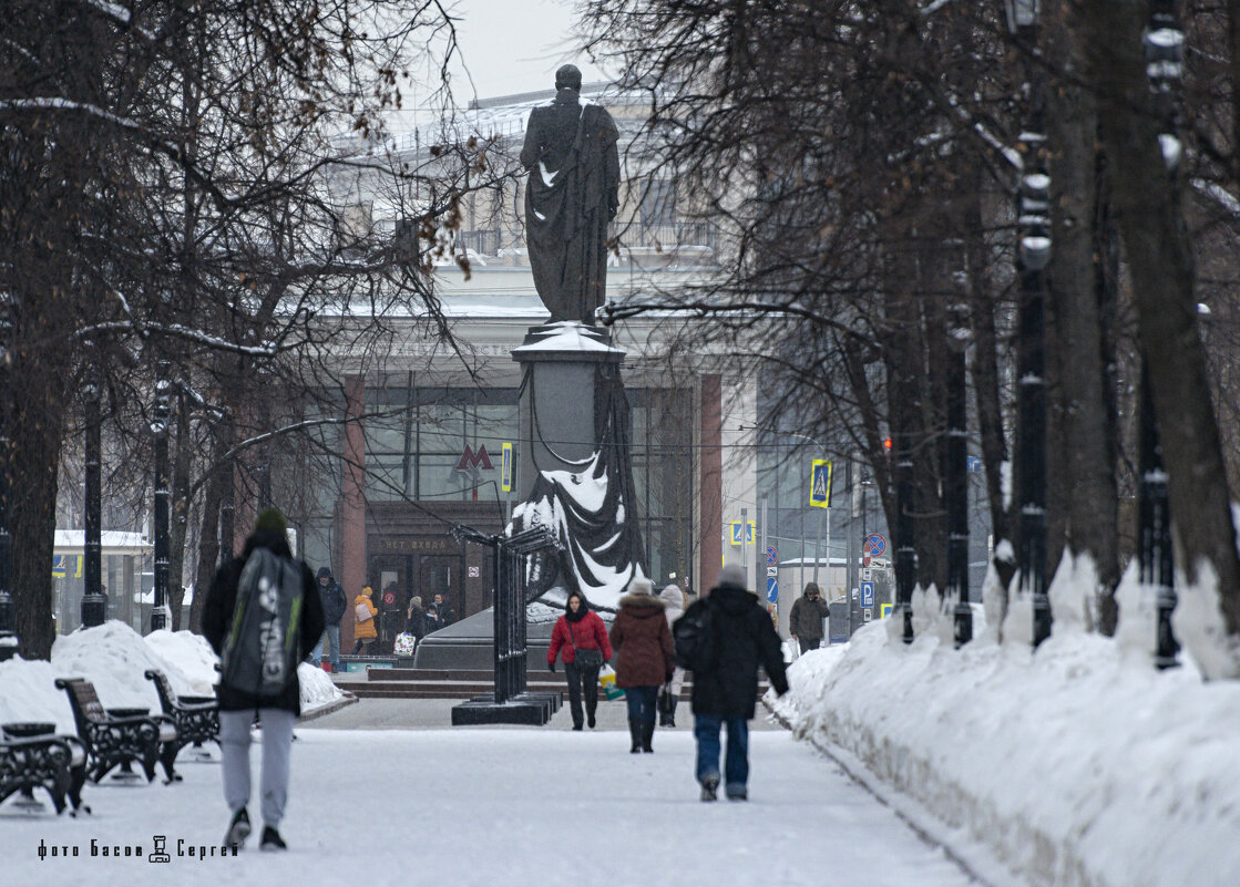 *** - Сергей Басов