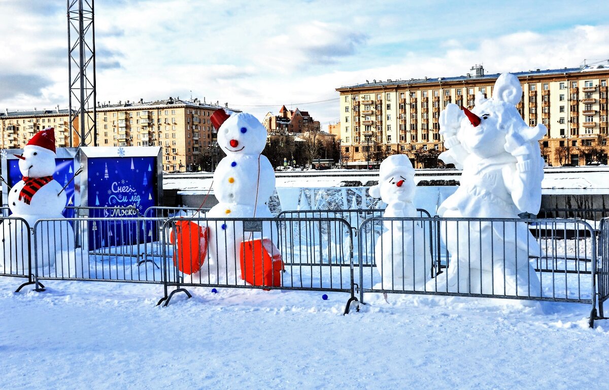 Снеговики на Пушкинской набережной - Анатолий Колосов