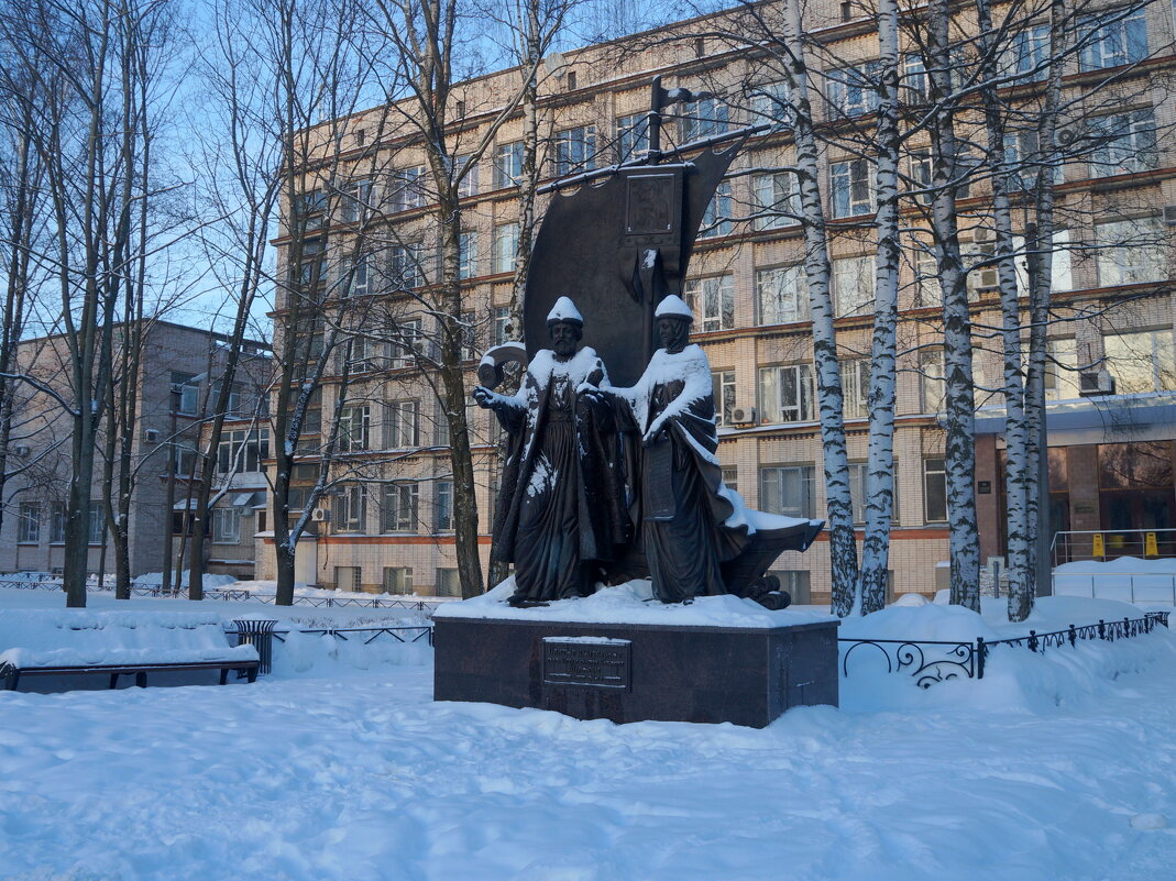 Святые благоверные князь Пётр и княгиня Феврония Муромские / скульптор К.Р. Чернявский / 2016 - zavitok *