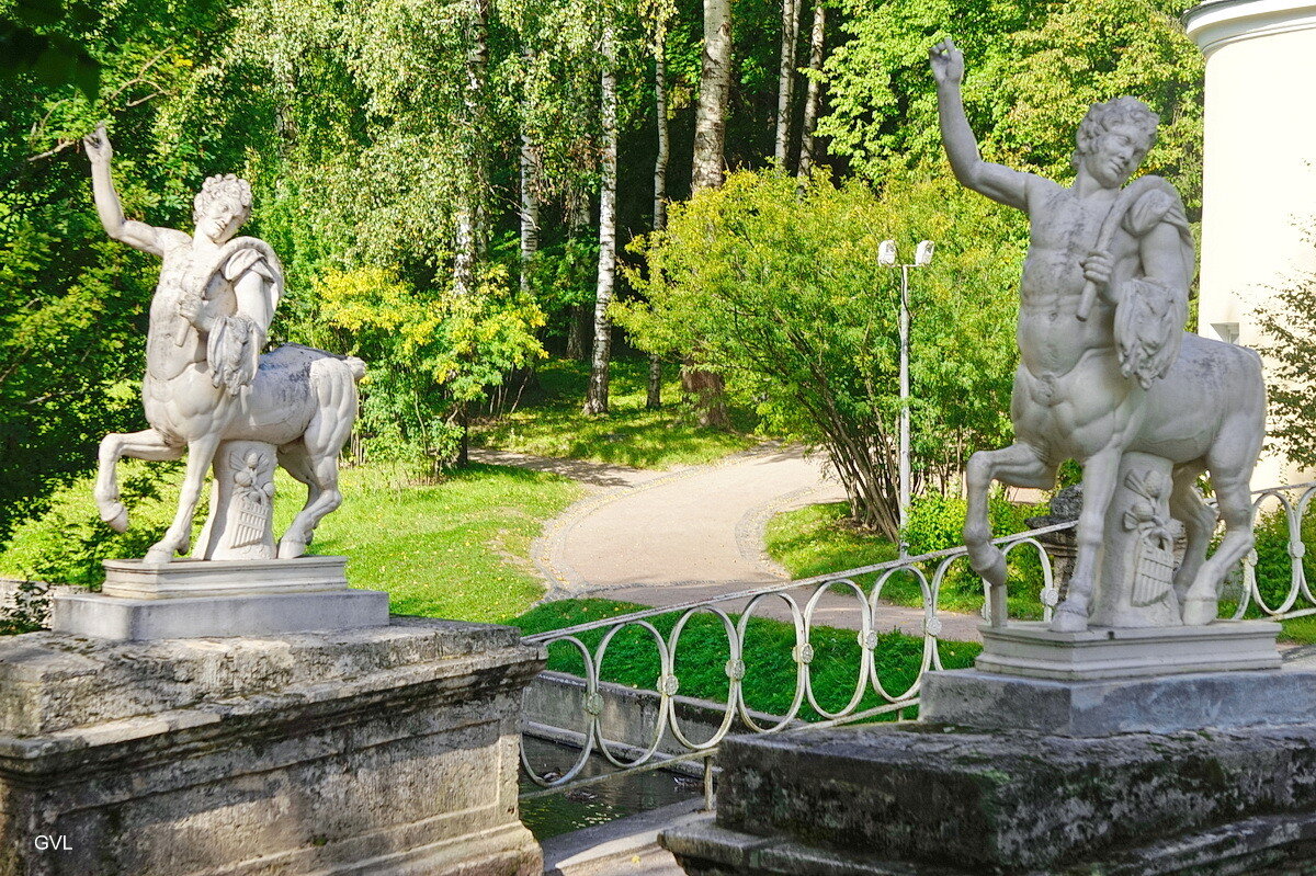 Кентавры в Павловском парке Петербурга. - Галина 