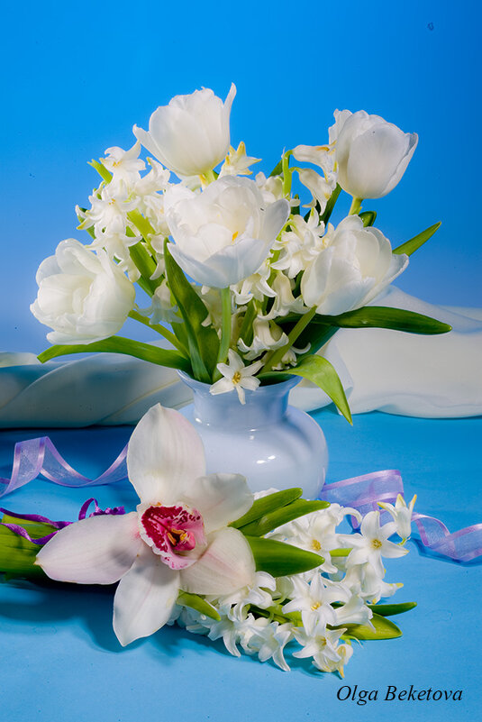 Тюльпаны и орхидеи - Ольга Бекетова