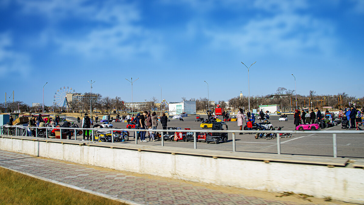 В парке - Анатолий Чикчирный