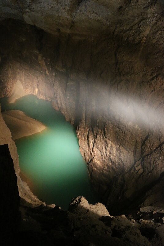Озерцо в Новоафонской пещере - Ольга 