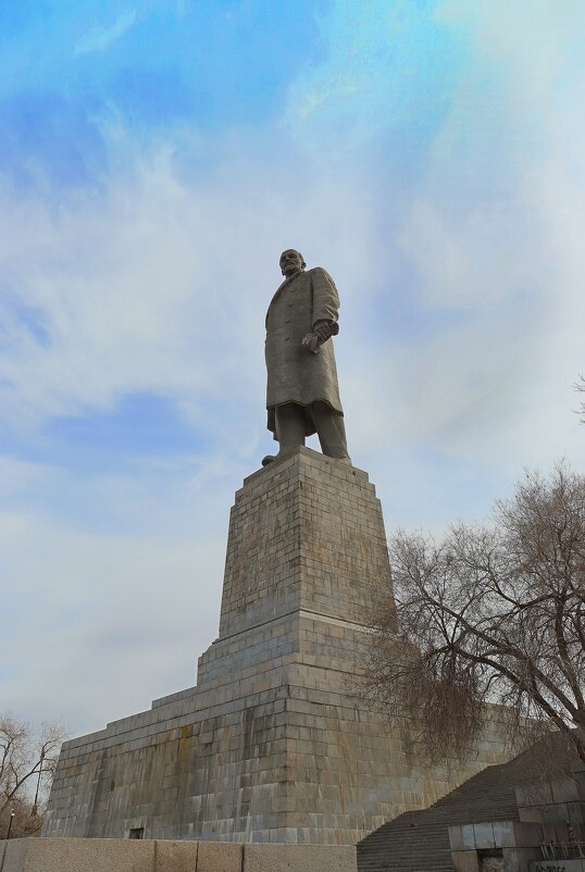 Самый высокий Ленин в мире, 57 метров. Волгоград. - Владимир Моисеев
