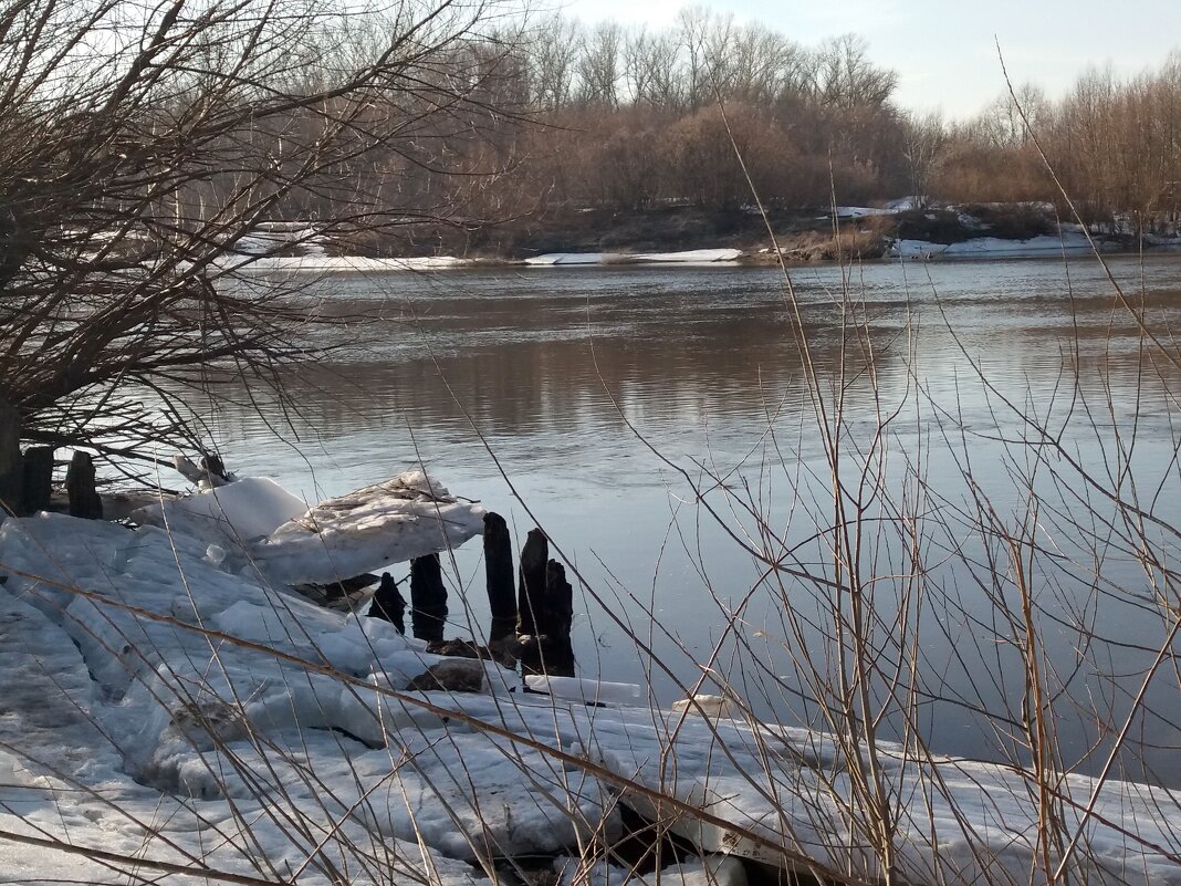 Застряли льдины у бывшего моста - Galina Solovova