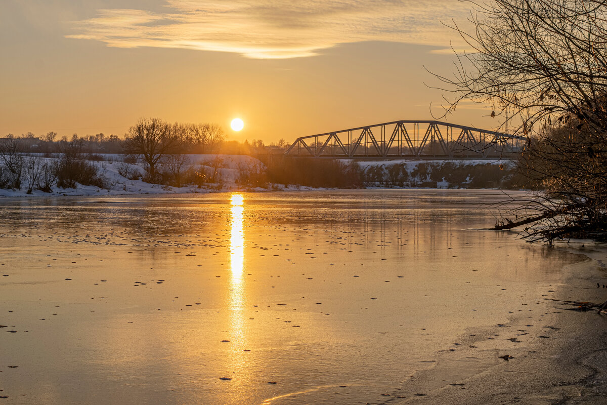 закат у моста - Виталий Емельянов