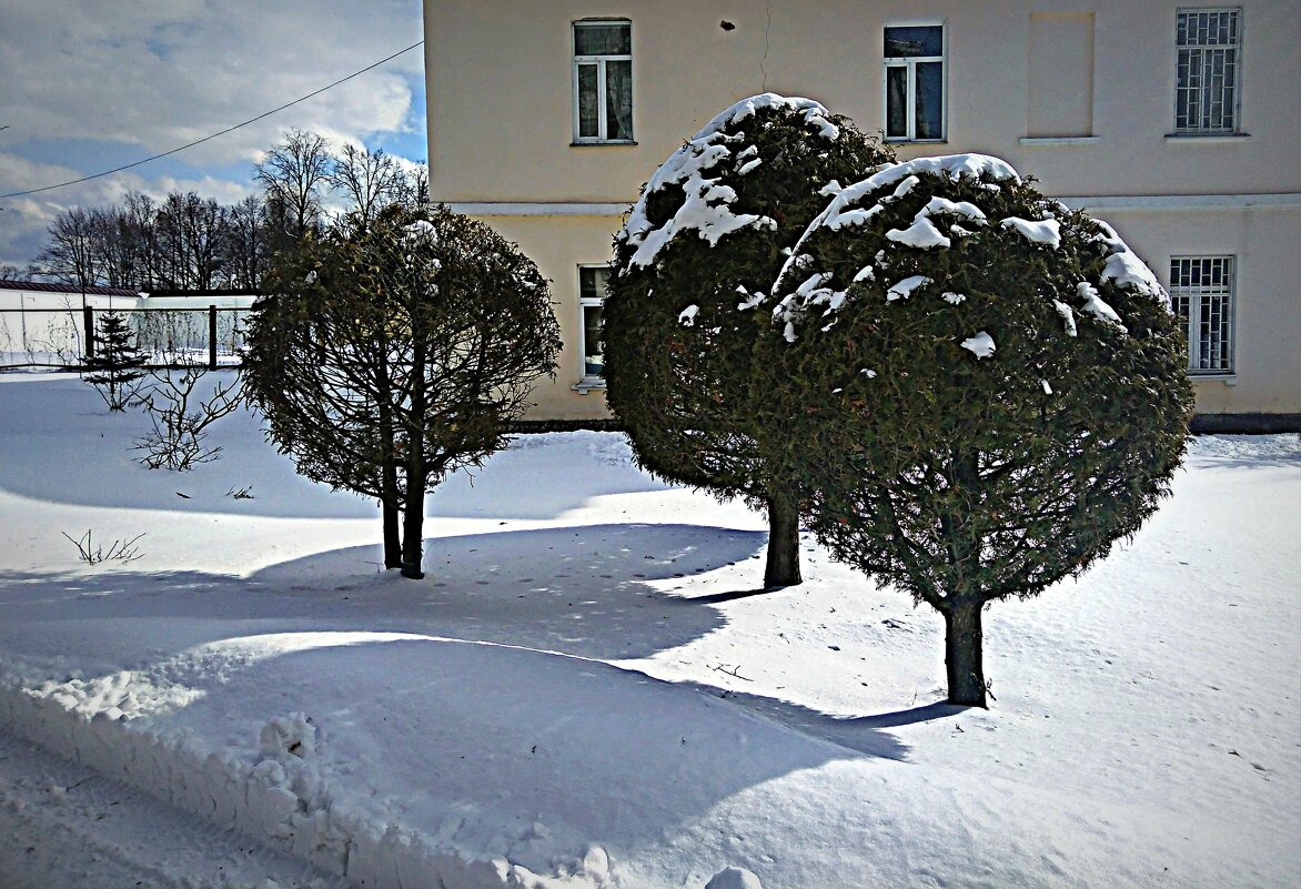 солнечно и снежно ещё было вчера - Любовь 