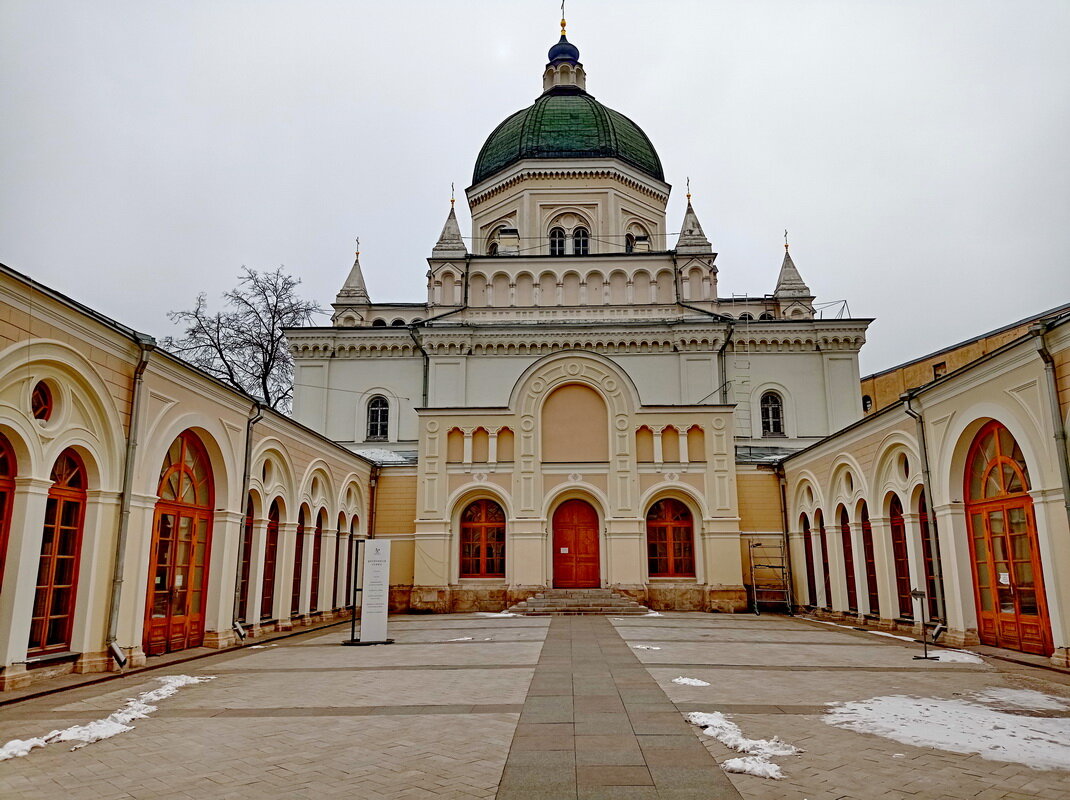 Ивановский монастырь в Москве - Александр Чеботарь