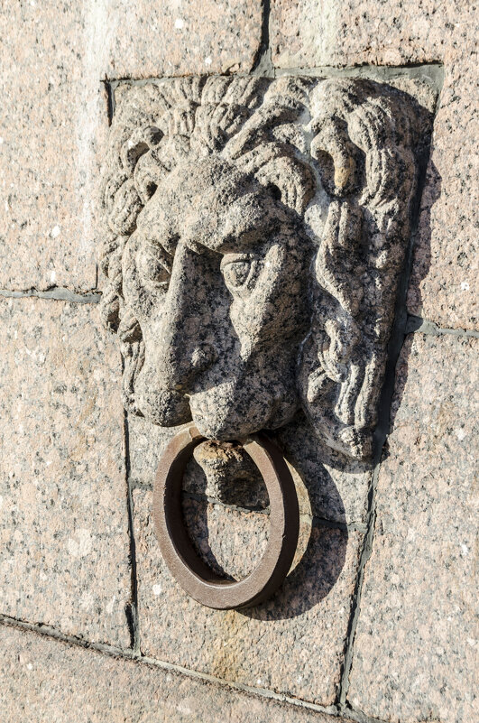 Причальное кольцо под надёжной охраной львов - Стальбаум Юрий 