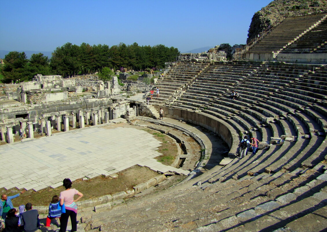 Большой театр, построенный во II веке до н.э., - ИРЭН@ .