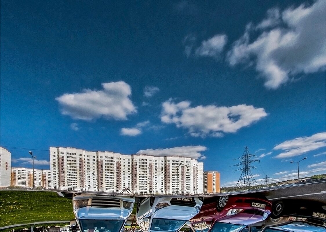 Отражение на крыше  автомобиля - Валерий Иванович