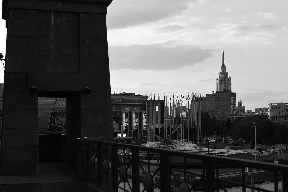 Мост Богдана Хмельницкого, Киевский вокзал, Москва, 2022-05-21 - Tatiana Kochergina