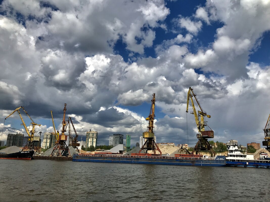 В Московском порту - Любовь 