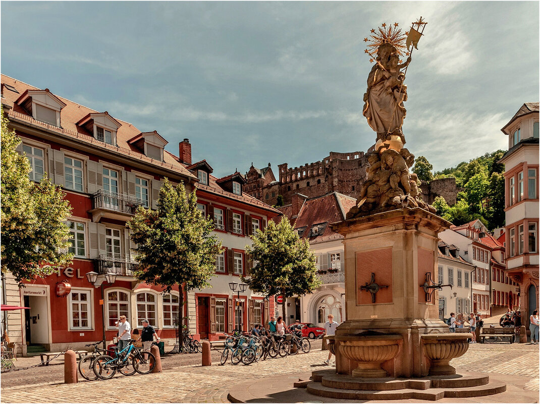Корнмаркт со статуей Мадонны/Heidelberg, Germany/ - Bo Nik