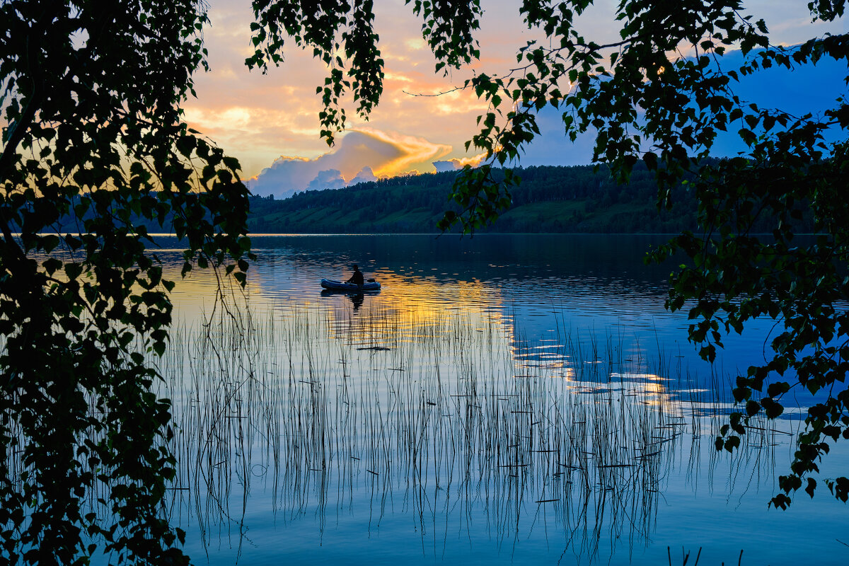 На вечерней рыбалке - Алексей Мезенцев