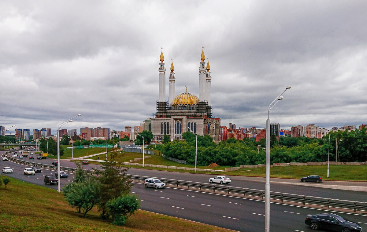 Строящаяся мечеть в Уфе на проспекте Салавата Юлаева - Константин Вавшко