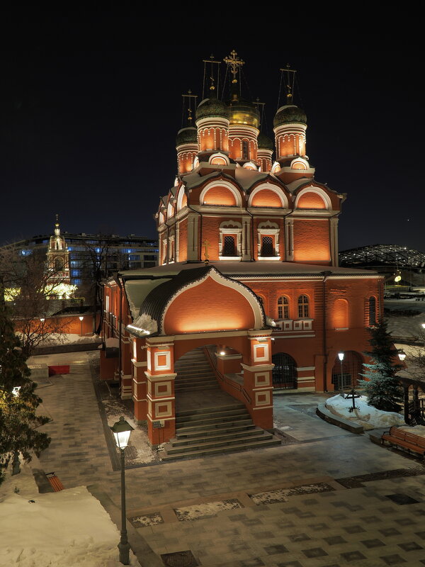 Знаменская церковь на улице Варварка в Москве - Евгений Седов