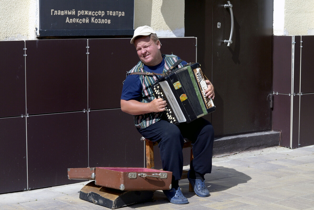 Режиссёр - Анатолий Уткин