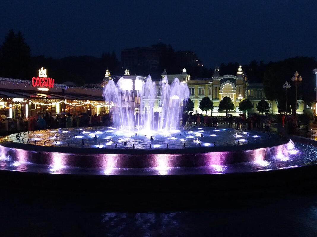 Вечер у фонтана - Galina Solovova