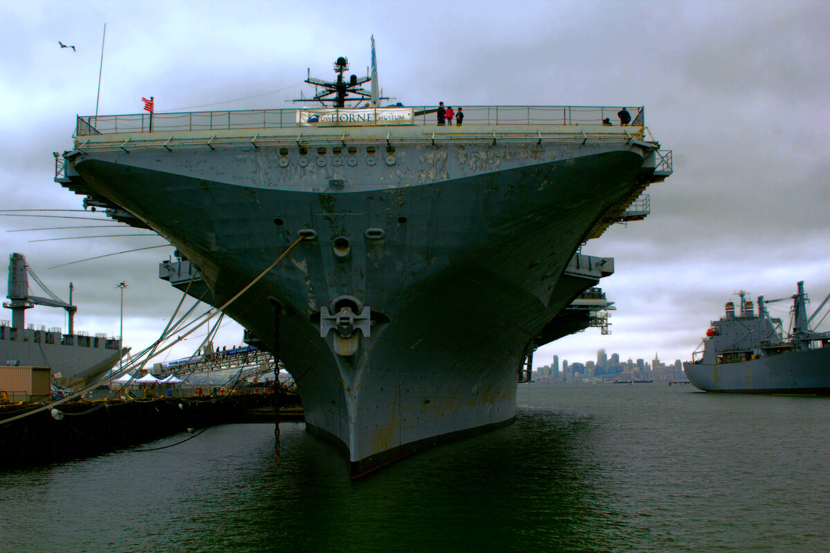 USS Hornet (Авианосец "Шершень") - Олег Ы