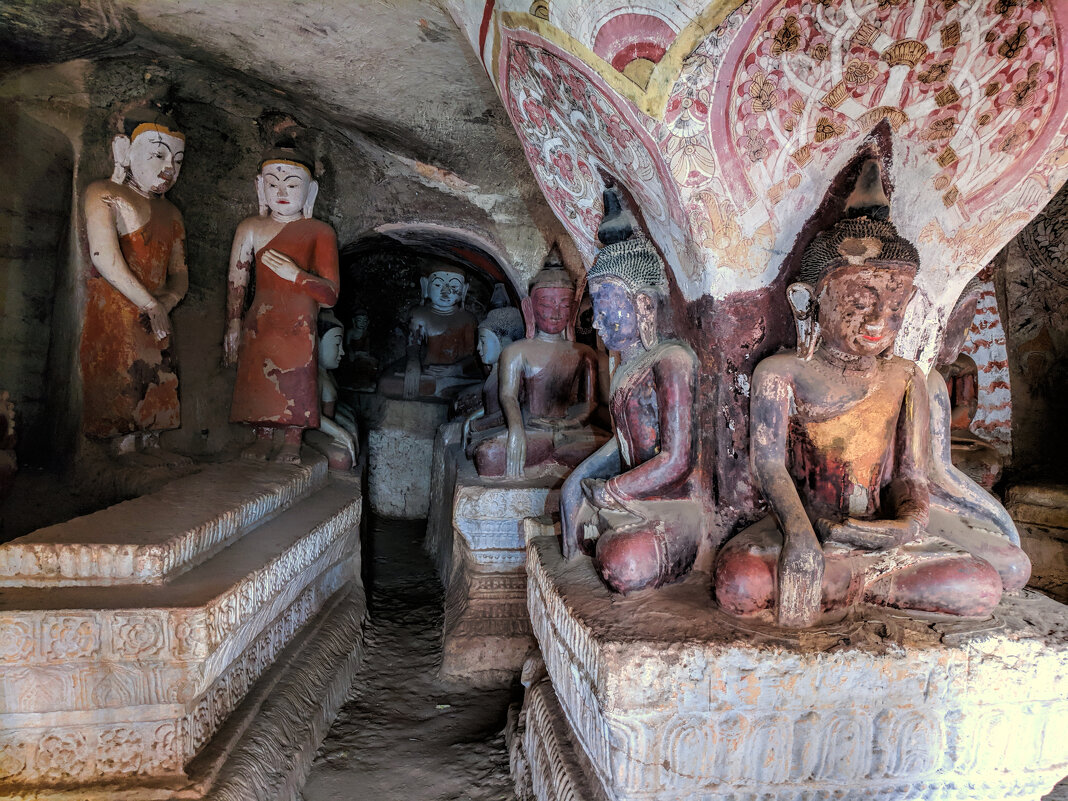 Пещера с Буддами. Монива, Мьянма - Олег Ы