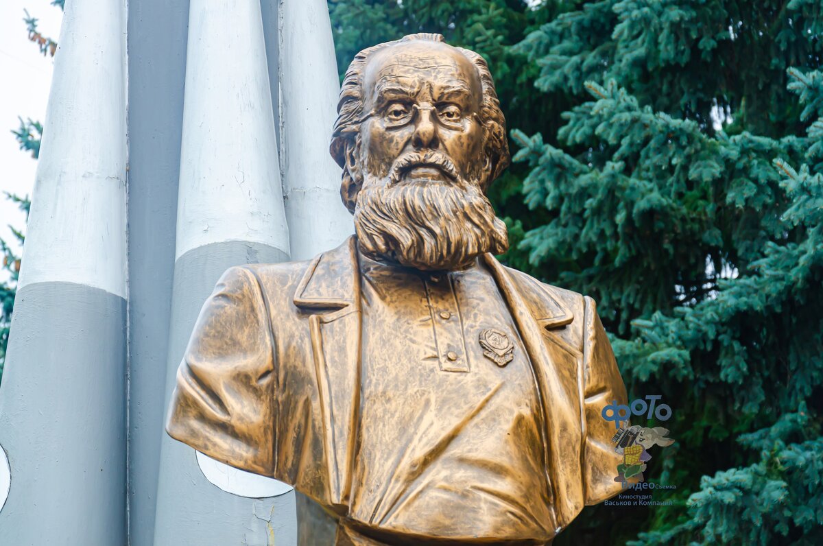 циолковский константин эдуардович фото памятника в рязани