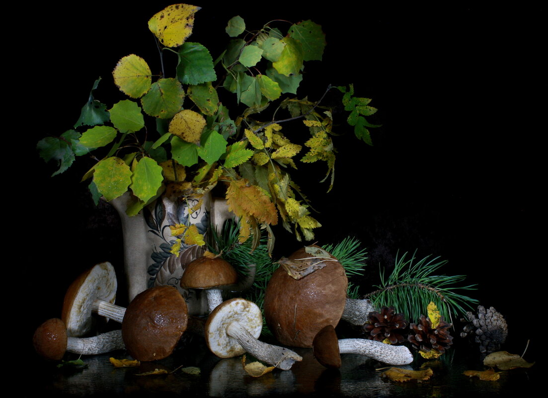Осенний натюрморт с грибами - Нэля Лысенко