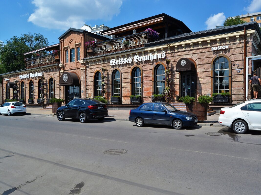 Ростов-на-Дону. Ресторан «Schneider Weisse Brauhaus». - Пётр Чернега